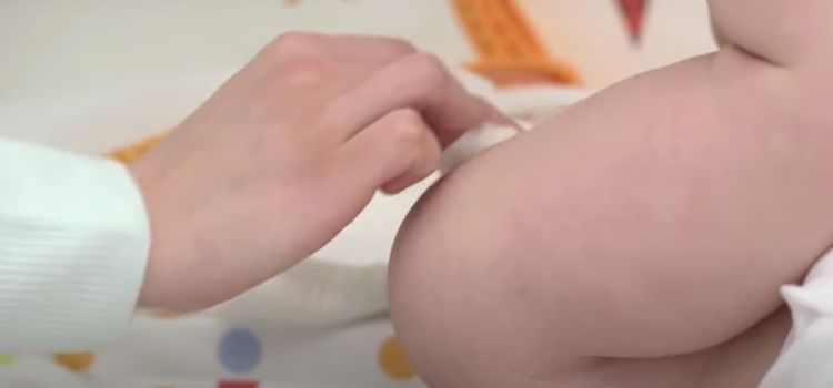 How To Clean Baby Bottom Without Wipes
