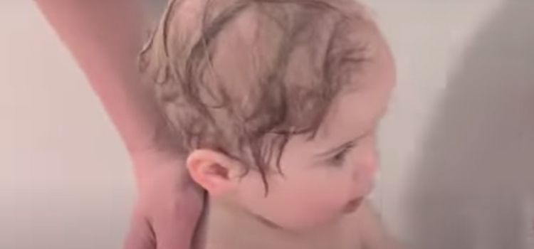 How to Wash Baby Hair Without Getting Water in Eyes